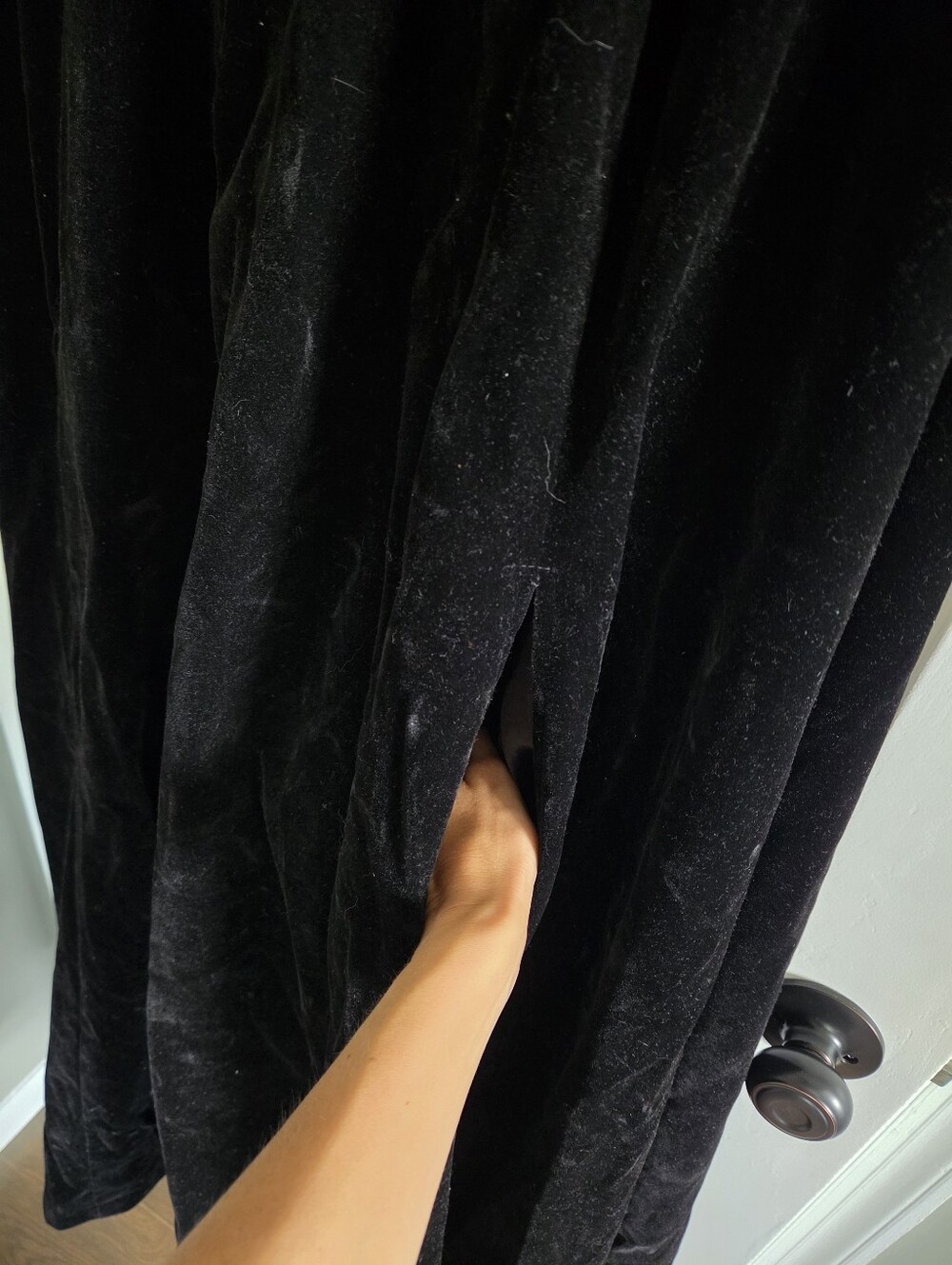 Long Black Gothic Velvet Cape halloween cosplay dressup witchy dark one size - Picture 6 of 11